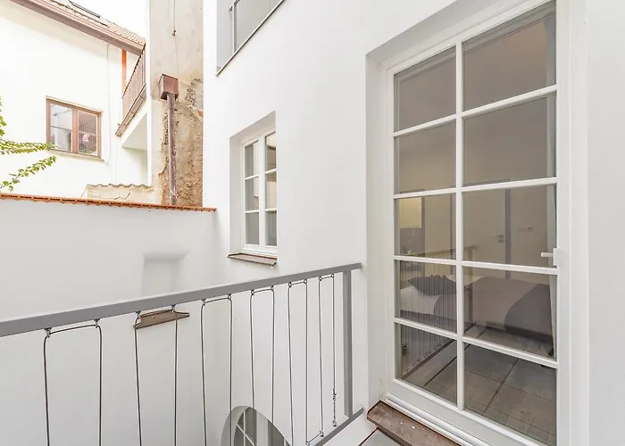 Downtown Royal Apartment *