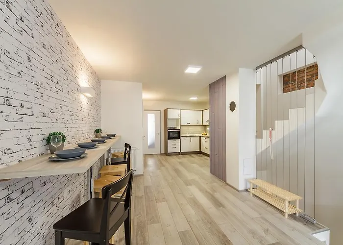 Downtown Royal Apartment *